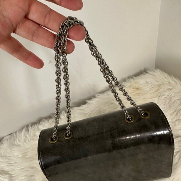 Vintage Grey Faux Patent Leather Barrel-Style Purse   8467 - Picture 2 of 11